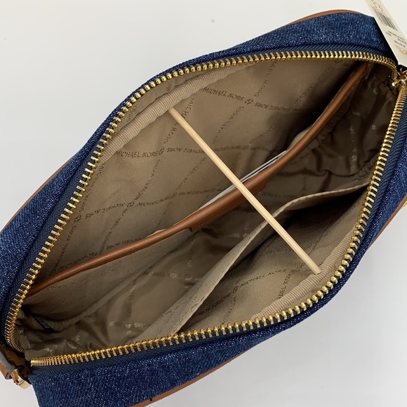 Michael Kors Jet Set Item Large East West Zip Chain Crossbody XBody
INDIGO COLOR - Picture 12 of 16